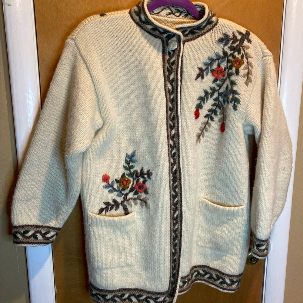 Vtg handmade chunky knit cardigan sweater fair isle flower M/L grannicore winter